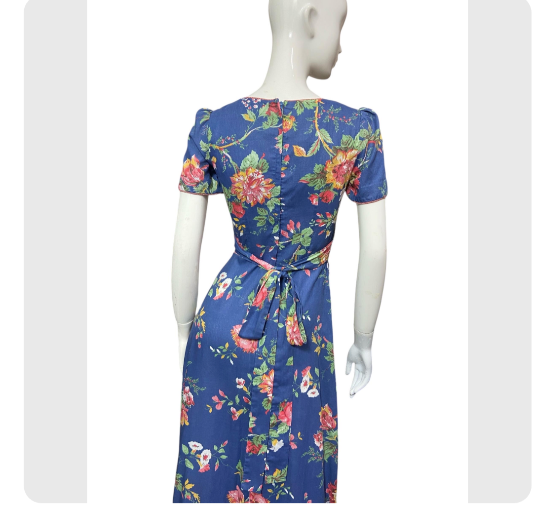 70’s Floral Cotton Maxi-Dress with Short Sleeves and Swiss Waist
