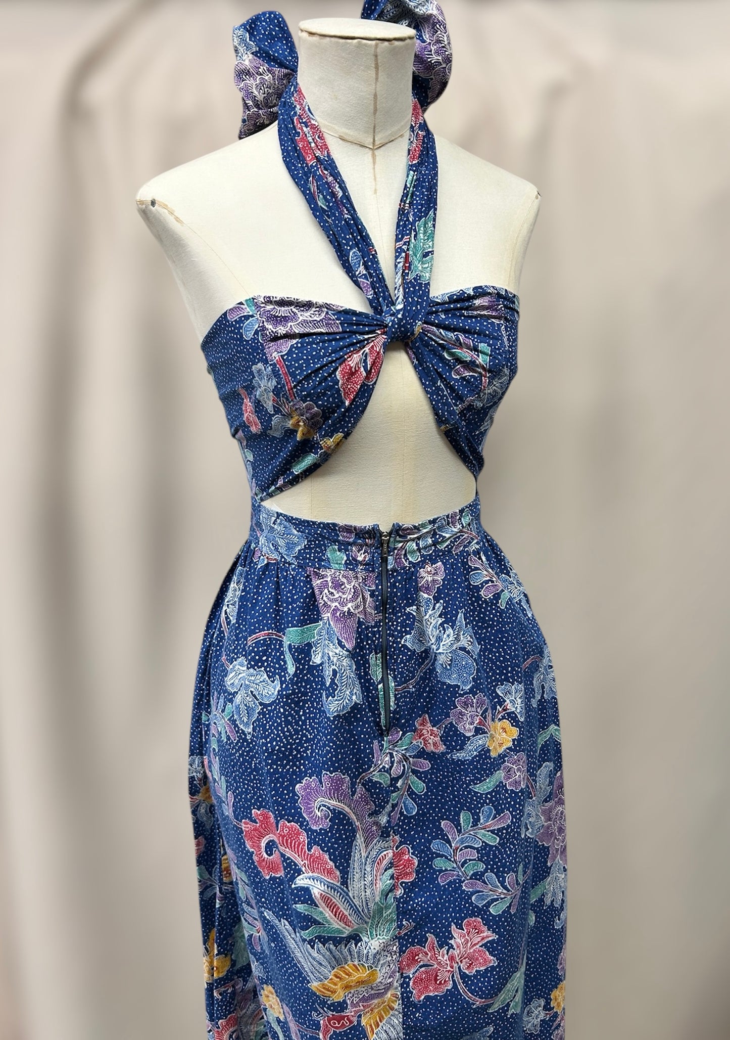 Vintage Lucky Seven Convertible Dress – 7-Way Style | Floral Batik Print