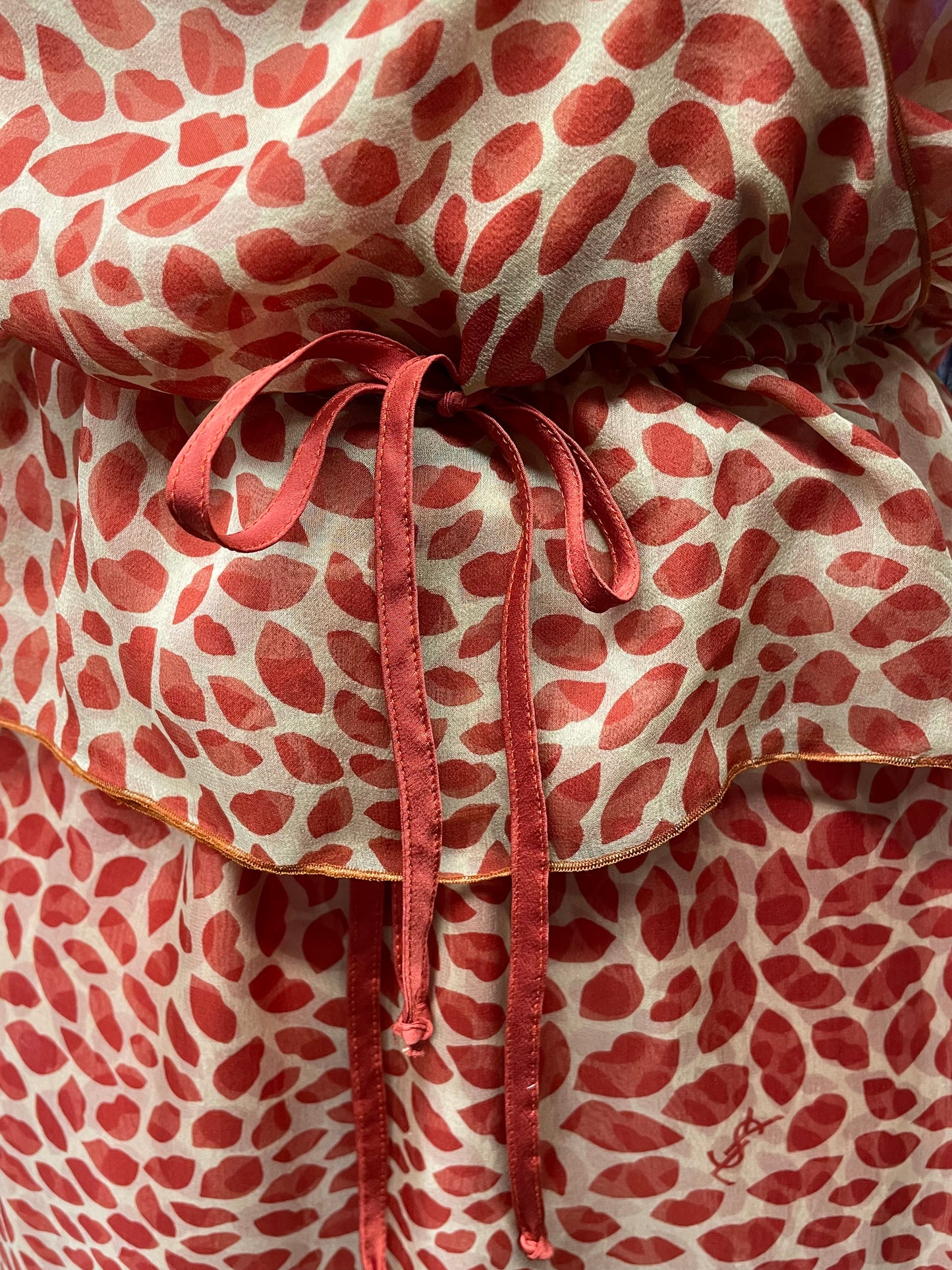 Yves Saint Laurent Rive Gauche kissy Lips Silk Set sz S M