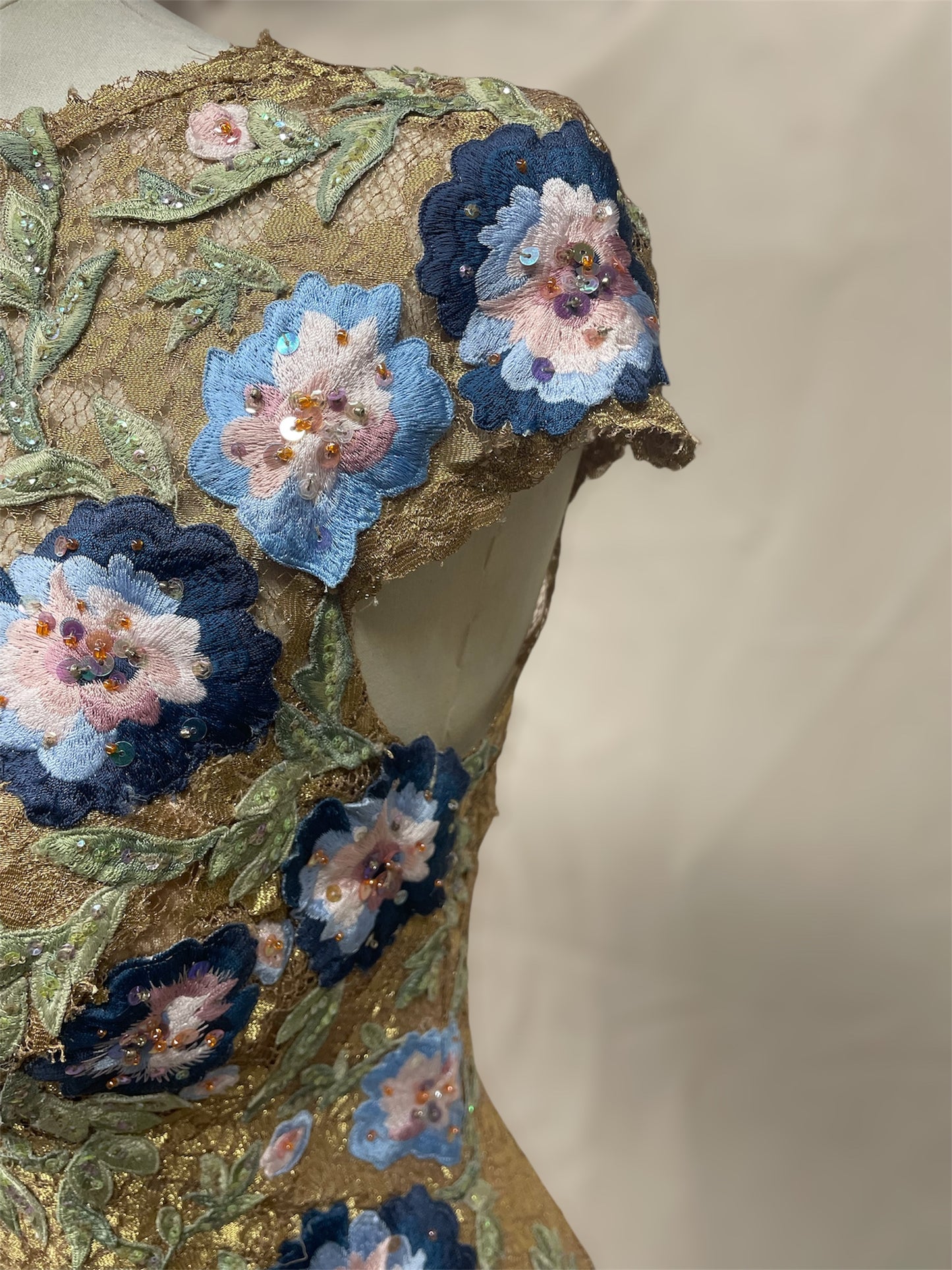 Vintage Deadstock Y2K Mandalay Gold Lace Maxi Dress size 6