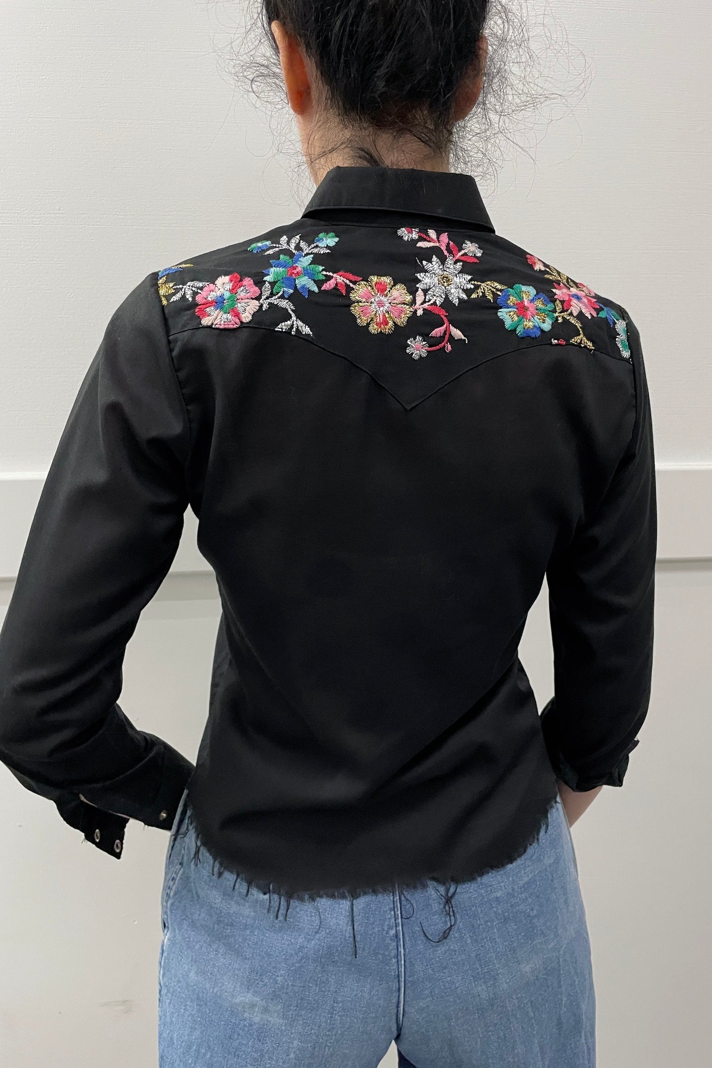 Floral embroidered pearl snap Rockmount Ranch top selected by Cannonball and Tilly